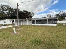 1607 Dolphin Dr in St. Cloud, FL - Building Photo