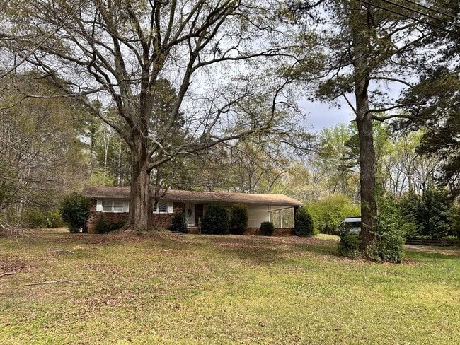5007 Spring Hill Dr