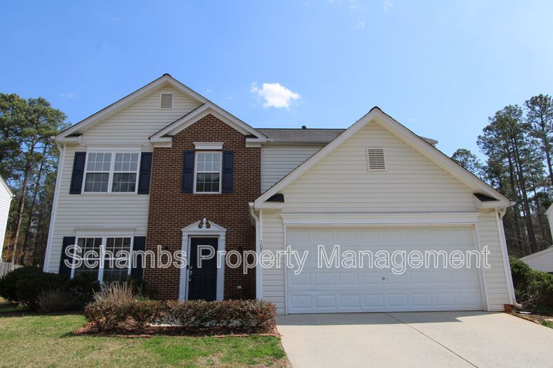 105 Sturminster Dr in Holly Springs, NC - Building Photo