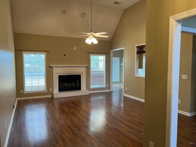 205 Southfield Ct in Bonaire, GA - Building Photo - Building Photo