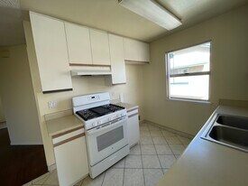 7642 Crescent Ave, Unit 12 in Buena Park, CA - Building Photo
