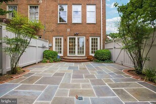 3327 R St NW in Washington, DC - Building Photo