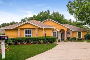 2877 Sutton Estates Cir N in Jacksonville, FL - Building Photo