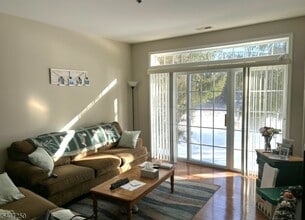 95 Limerick Ln in Phillipsburg, NJ - Building Photo - Building Photo