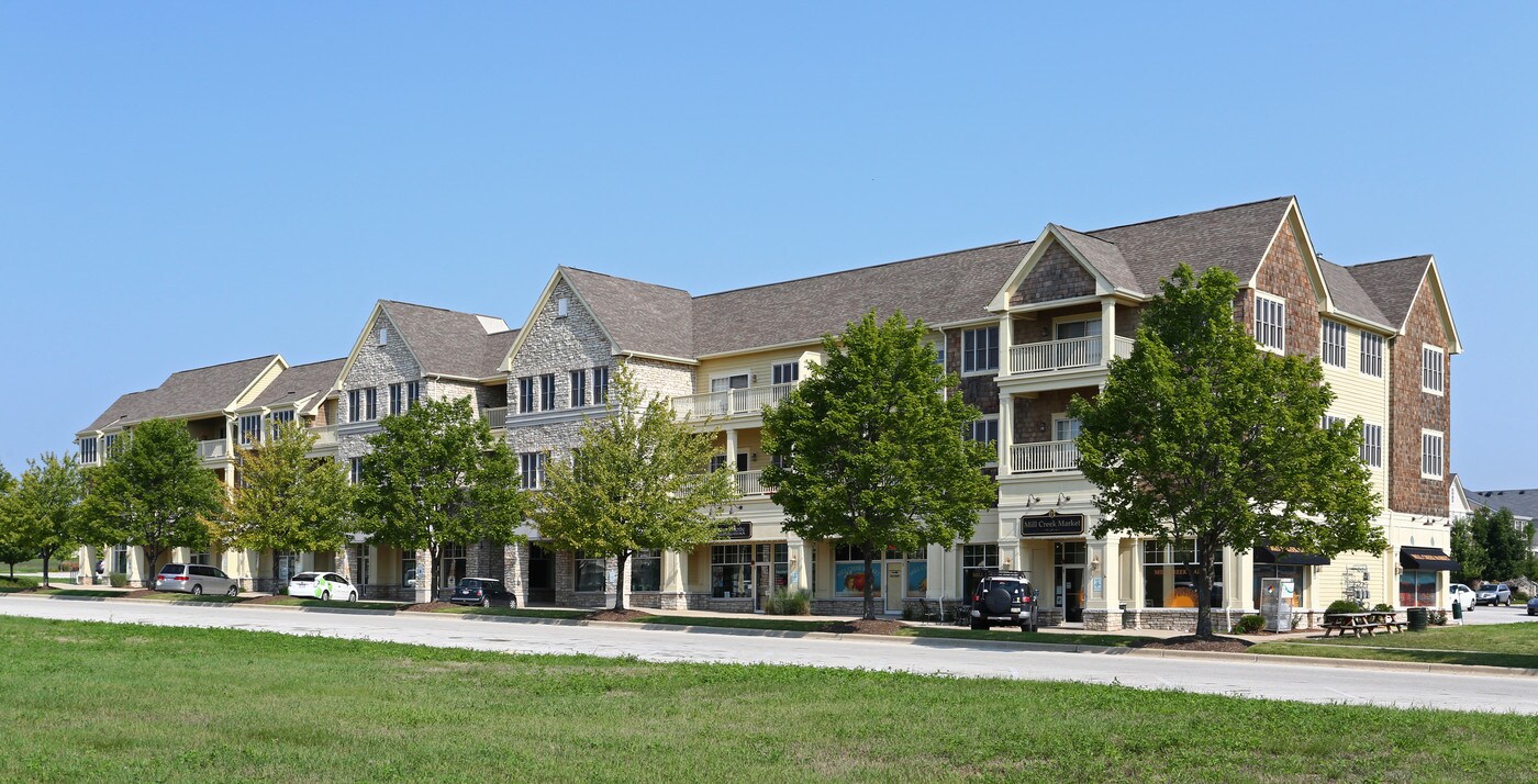 The Village at Mill Creek in Geneva, IL - Building Photo