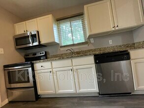 9 Kingslee Ln in Hampton, VA - Building Photo - Building Photo