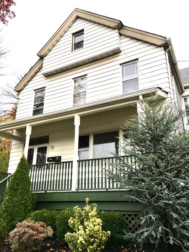 303 Grand Ave Rentals in Leonia, NJ