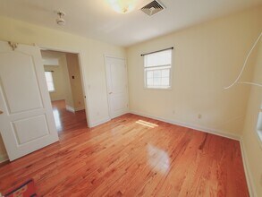 35 Woodrow St, Unit 2 in Stamford, CT - Building Photo - Building Photo