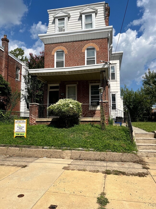 4515 Comly St, Unit 2nd Floor in Philadelphia, PA - Foto de edificio - Building Photo