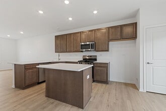 25644 W Yorkshire Dr in Plainfield, IL - Building Photo - Building Photo