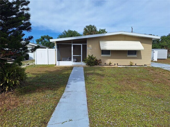 8564 Agress Ave in North Port, FL - Building Photo - Building Photo