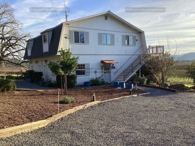 29955 River Rd in Cloverdale, CA - Building Photo - Building Photo