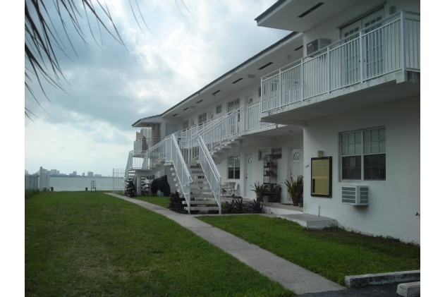 1850 S Treasure Dr in North Bay Village, FL - Foto de edificio - Building Photo