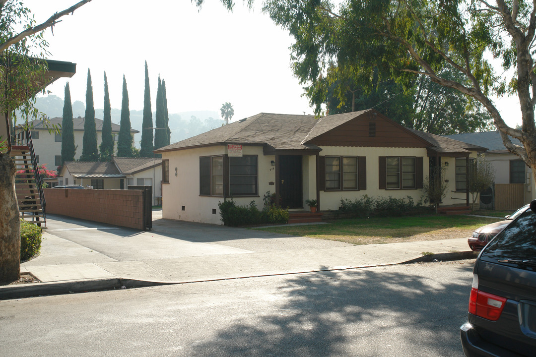 914 E Acacia Ave in Glendale, CA - Building Photo