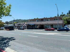 840 El Camino Real in Belmont, CA - Building Photo - Building Photo
