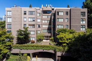 Harbour Terrace in Vancouver, BC - Building Photo