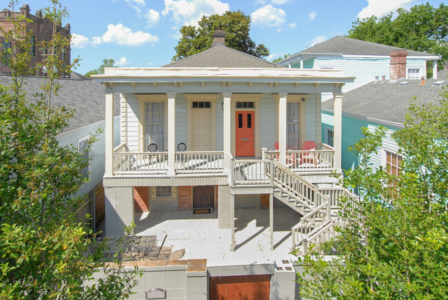 1004 Josephine St in New Orleans, LA - Foto de edificio - Building Photo