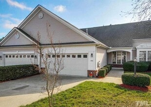 404 Sawgrass Hill Ct in Cary, NC - Foto de edificio - Building Photo