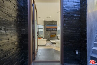 2271 Gloaming Way in Beverly Hills, CA - Building Photo - Building Photo