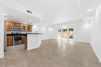 1719 SW 23rd St in Fort Lauderdale, FL - Building Photo - Building Photo