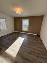 1744 Farmington Ave, Unit 3 in Unionville, CT - Building Photo - Building Photo
