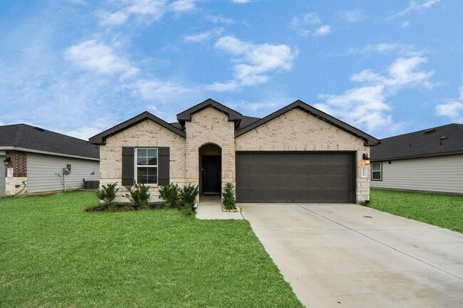 1302 Redbud Ln in Sealy, TX - Building Photo - Building Photo