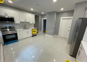 521 Green St, Unit 2 in Cambridge, MA - Building Photo - Building Photo