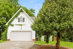 210 Rapid Waters Ct in Christiana, TN - Building Photo