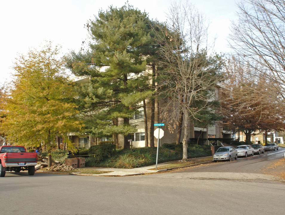 Summit House in Huntington, WV - Building Photo