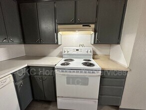 1706 Surrey Pl in Norman, OK - Building Photo - Building Photo