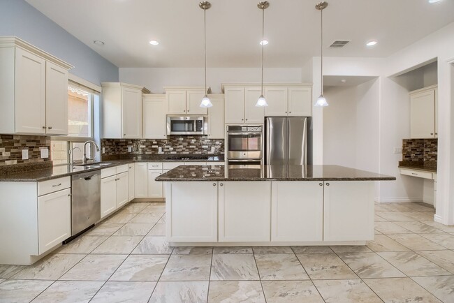 237 E Lynx Pl in Chandler, AZ - Building Photo - Building Photo