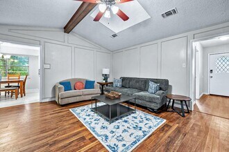 1113 Greenbriar Dr in Desoto, TX - Building Photo - Building Photo