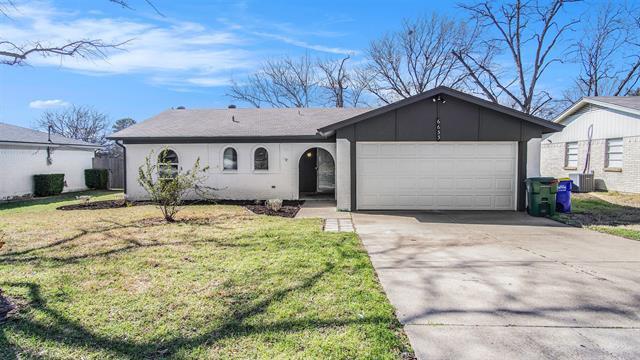 6633 Mona Lisa Ave in Watauga, TX - Building Photo