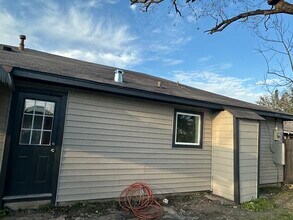 1110 Armor Ave in Pasadena, TX - Building Photo - Building Photo