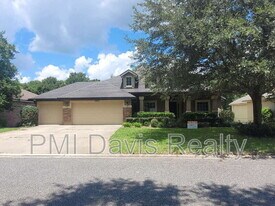 680 Chestwood Chase Dr in Orange Park, FL - Building Photo