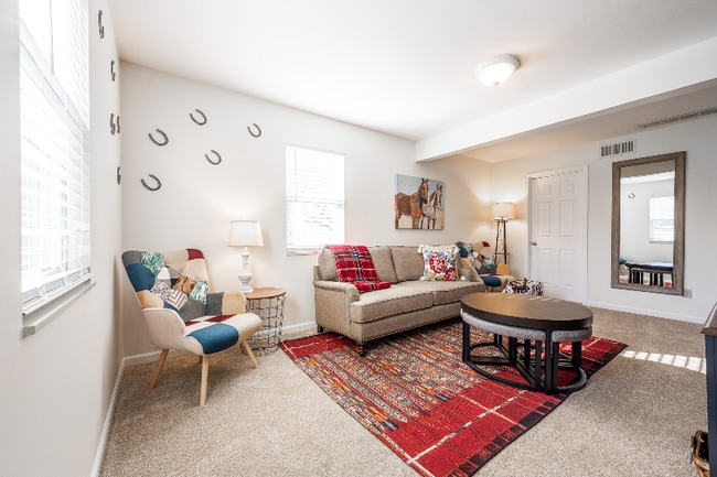 1310 S Woodlawn Ave in Bloomington, IN - Foto de edificio - Building Photo