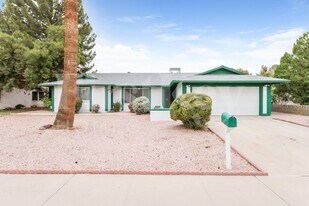 804 E Carmen St in Tempe, AZ - Building Photo