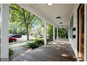 715 6th Ave SE, Unit Upper in Minneapolis, MN - Building Photo - Building Photo