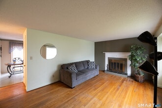 3 Mountain View Dr in Rocky Hill, CT - Building Photo - Building Photo