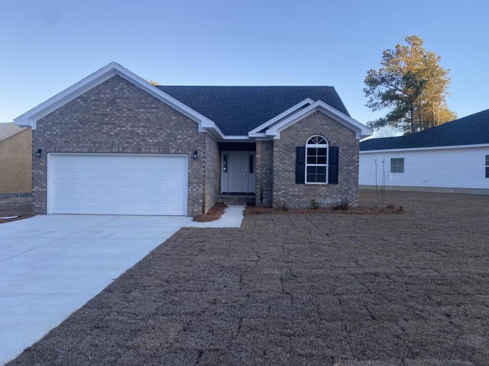 3273 Spiral Ln in Effingham, SC - Building Photo