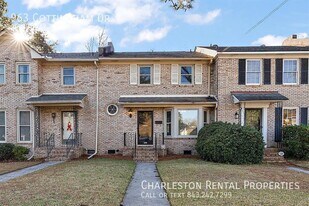 963 Cottingham Dr in Mount Pleasant, SC - Building Photo