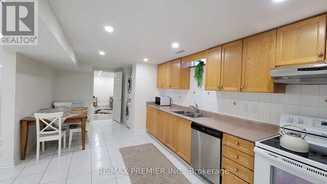 25 Granite St in Vaughan, ON - Building Photo - Building Photo