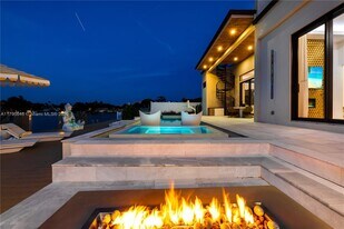 2225 NE 19th St in Fort Lauderdale, FL - Building Photo