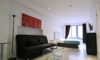 521 W 48th St in New York, NY - Building Photo