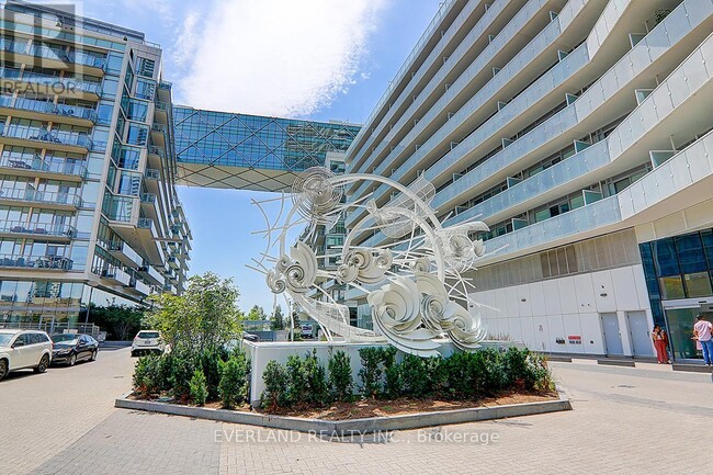 15 Queens Quay E in Toronto, ON - Building Photo - Building Photo