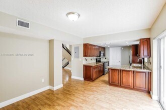 12680 NW 9th Way in Miami, FL - Building Photo - Building Photo