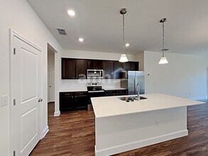 1004 Walden Woods Dr in Plant City, FL - Building Photo - Building Photo