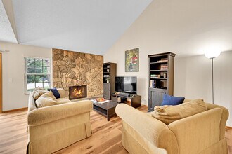 2650 S Vaughn Way in Aurora, CO - Building Photo - Building Photo