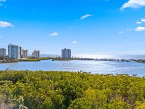 5555 Heron Point Dr in Naples, FL - Building Photo - Building Photo