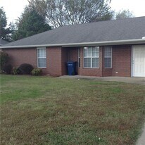 2152 Kristy Ln in Siloam Springs, AR - Building Photo